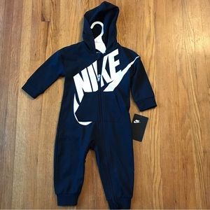 Nike 12m  full zippered onesie NWT